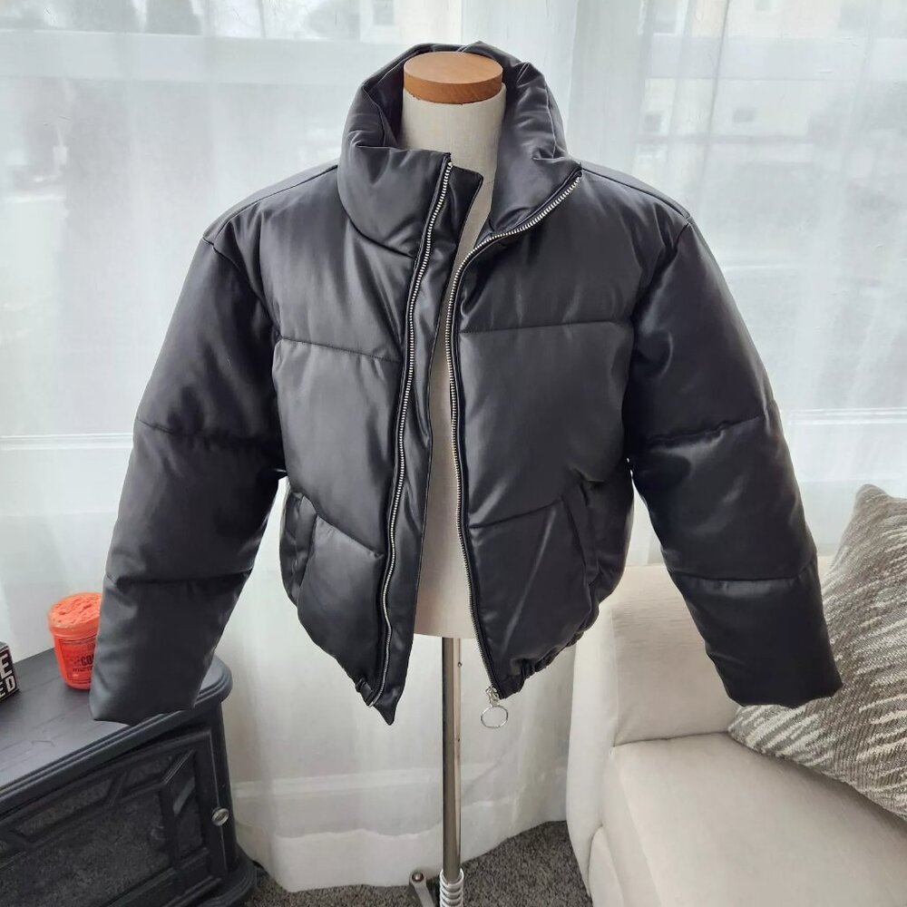 Truth by Republic black faux leather puffy jacket size M womens